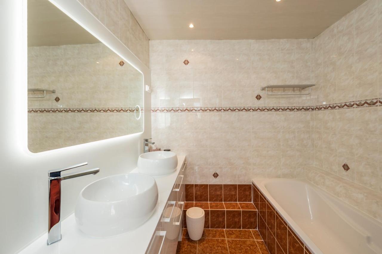 Suites Mana - Le Manaloft, Chic Et Moderne Avec Salle Privee De Fitness En Plein Centre-Ville De Rethel Exteriör bild